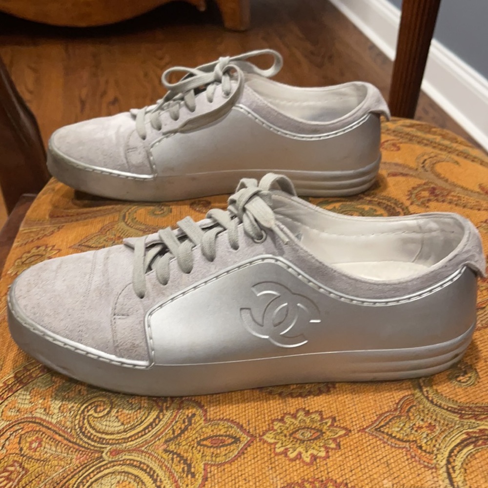 Used woman’s Chanel sneakers gray suede and leather - Picture 5 of 11